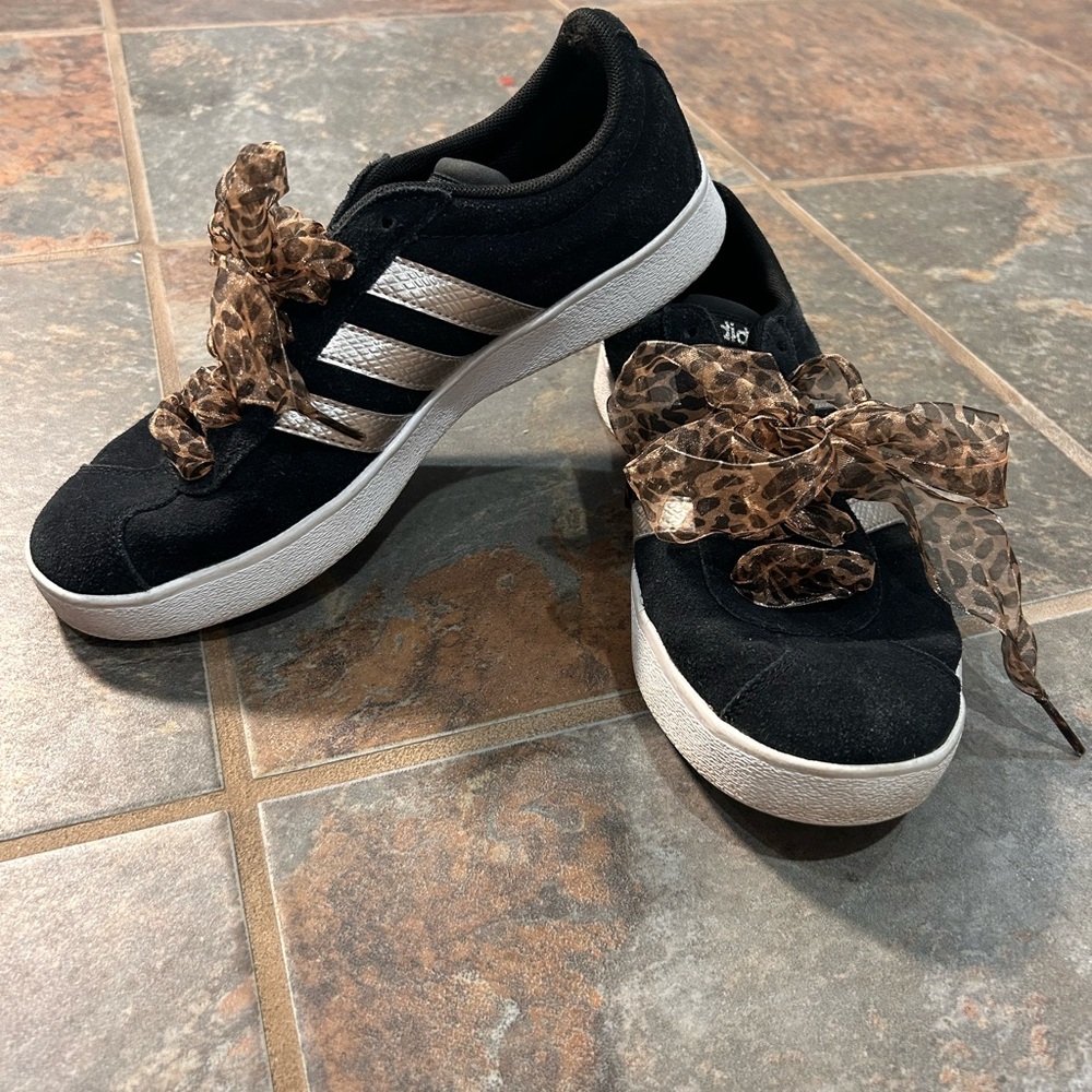 Adidas Women’s Black/Gold Sneakers with Leopard Print Bow Laces size 7.5